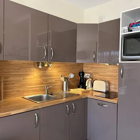 Lv330-a169 4 Couchages Apartman Le Lavandou